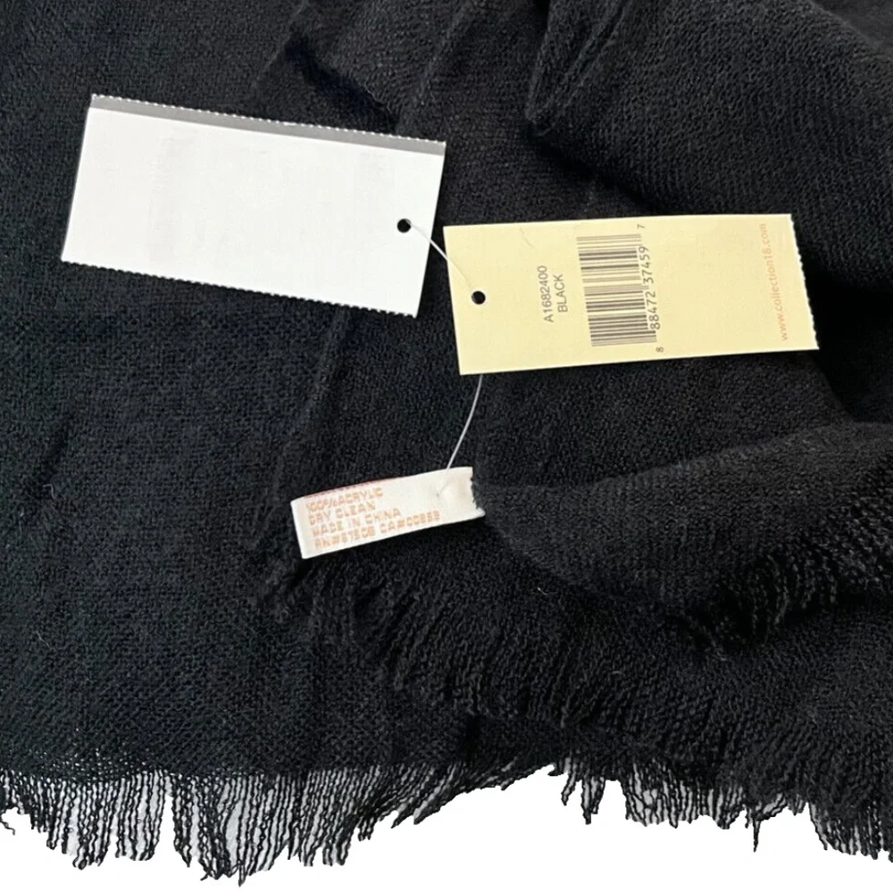 (NWT) Collection Eighteen XllX Black Oversized Eyelash Fringed Wrap/Scarf OS